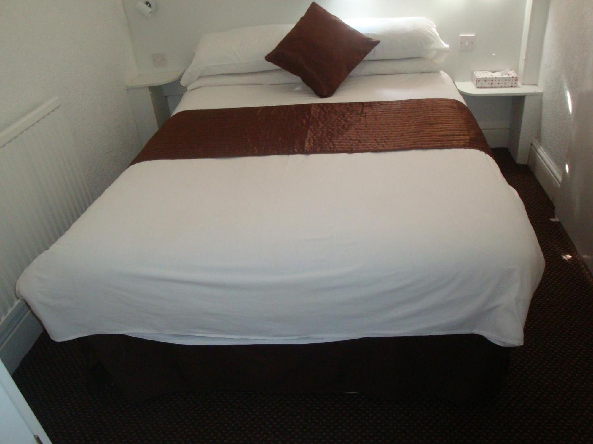 Hotel The Sandhurst 2*
